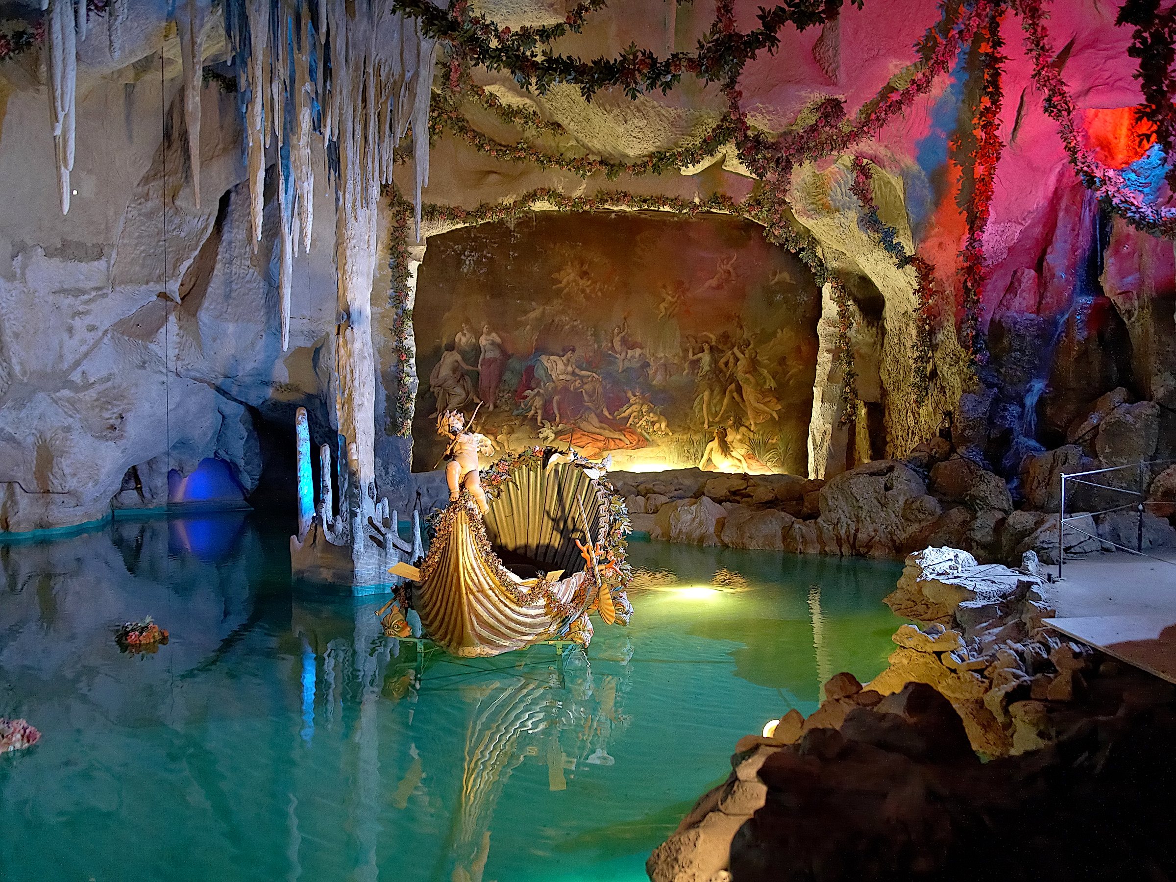 Grotto_Linderhof.jpg